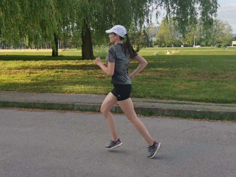 Average Half Marathon Time by Age, Sex, and Ability Level 4 What is a good half marathon time