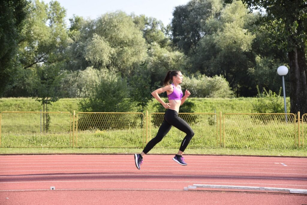16 Week Half Marathon Training Plan [FREE PDF] | OLYRUN
